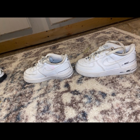 White Nike Air Force ones kids size 9c - Picture 2 of 7